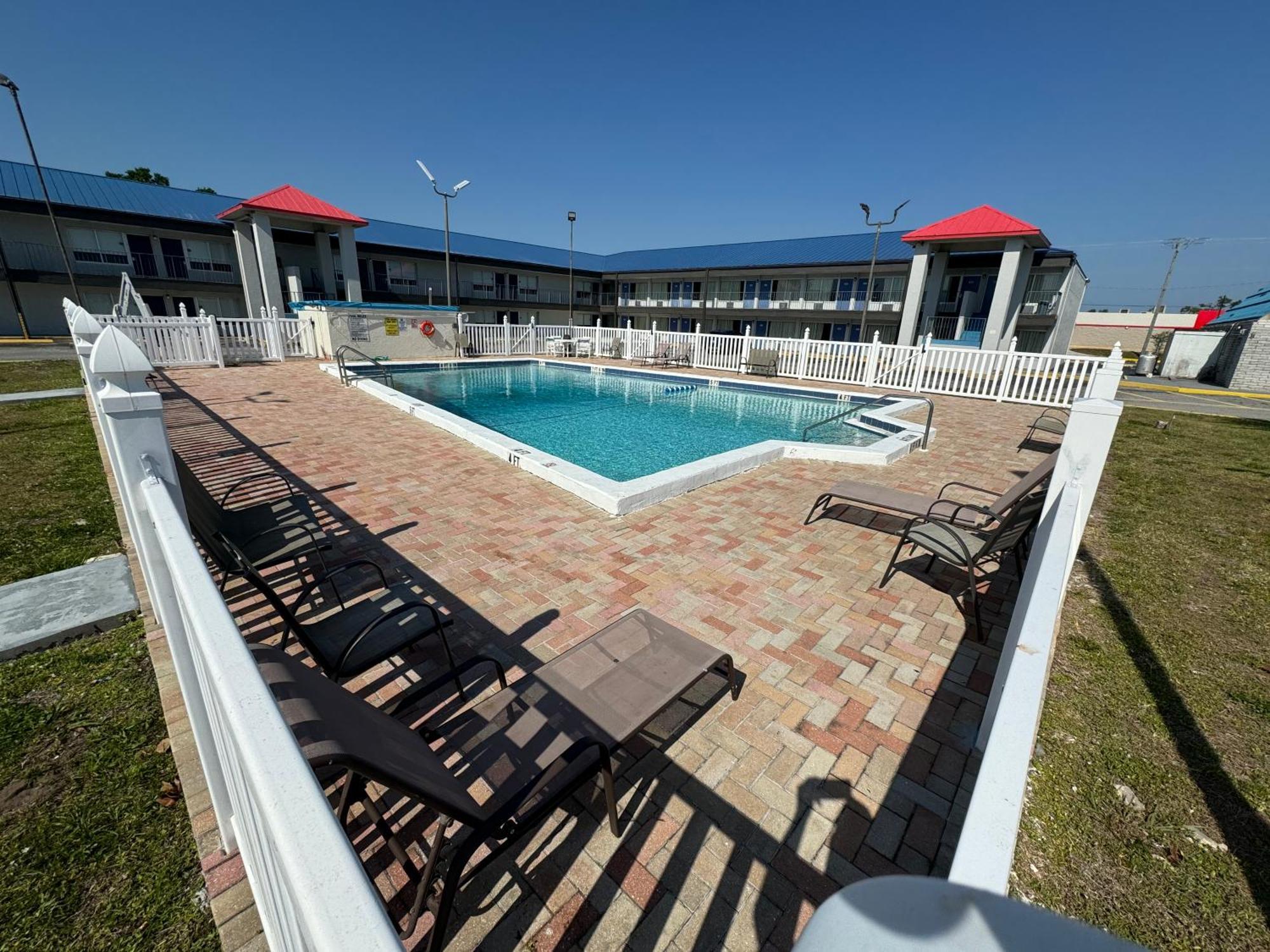 Motel 6 Englewood, Fl Extérieur photo